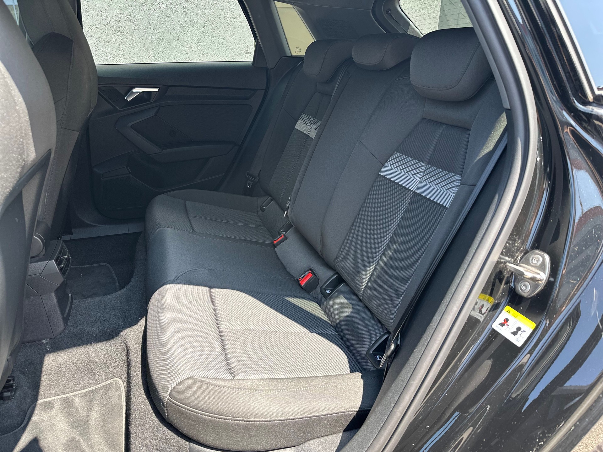 AUDI A3 Sportback 35 TFSI S line Attraction S-tronic-image-8