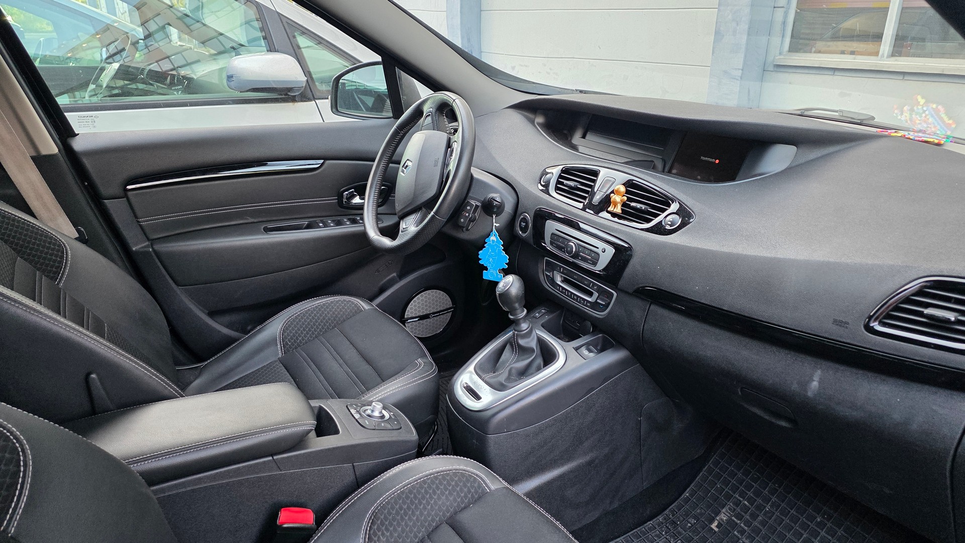 RENAULT Grand Scénic 1.2 16V Turbo Expression-image-1