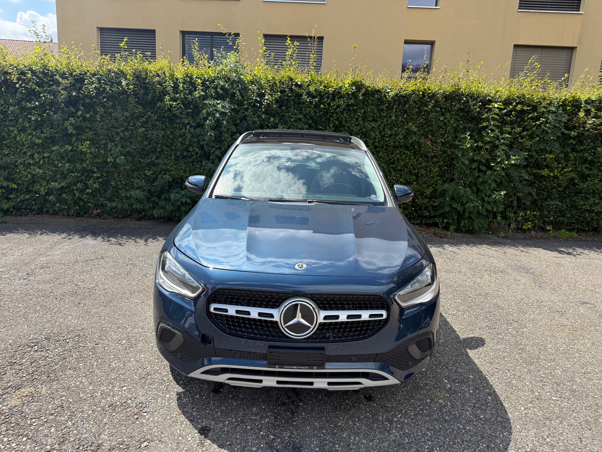 MERCEDES-BENZ GLA 200 Progressive 7G-DCT-image-1
