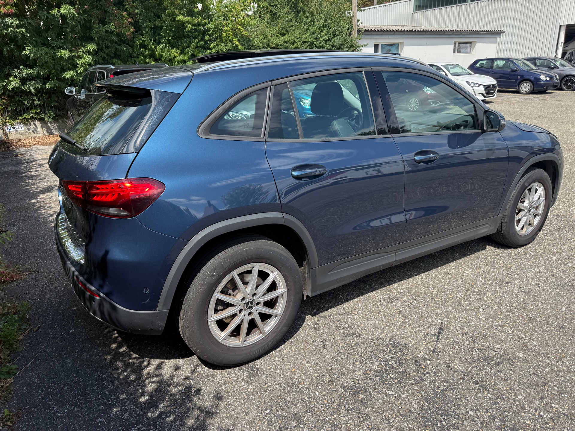 MERCEDES-BENZ GLA 200 Progressive 7G-DCT-image-5