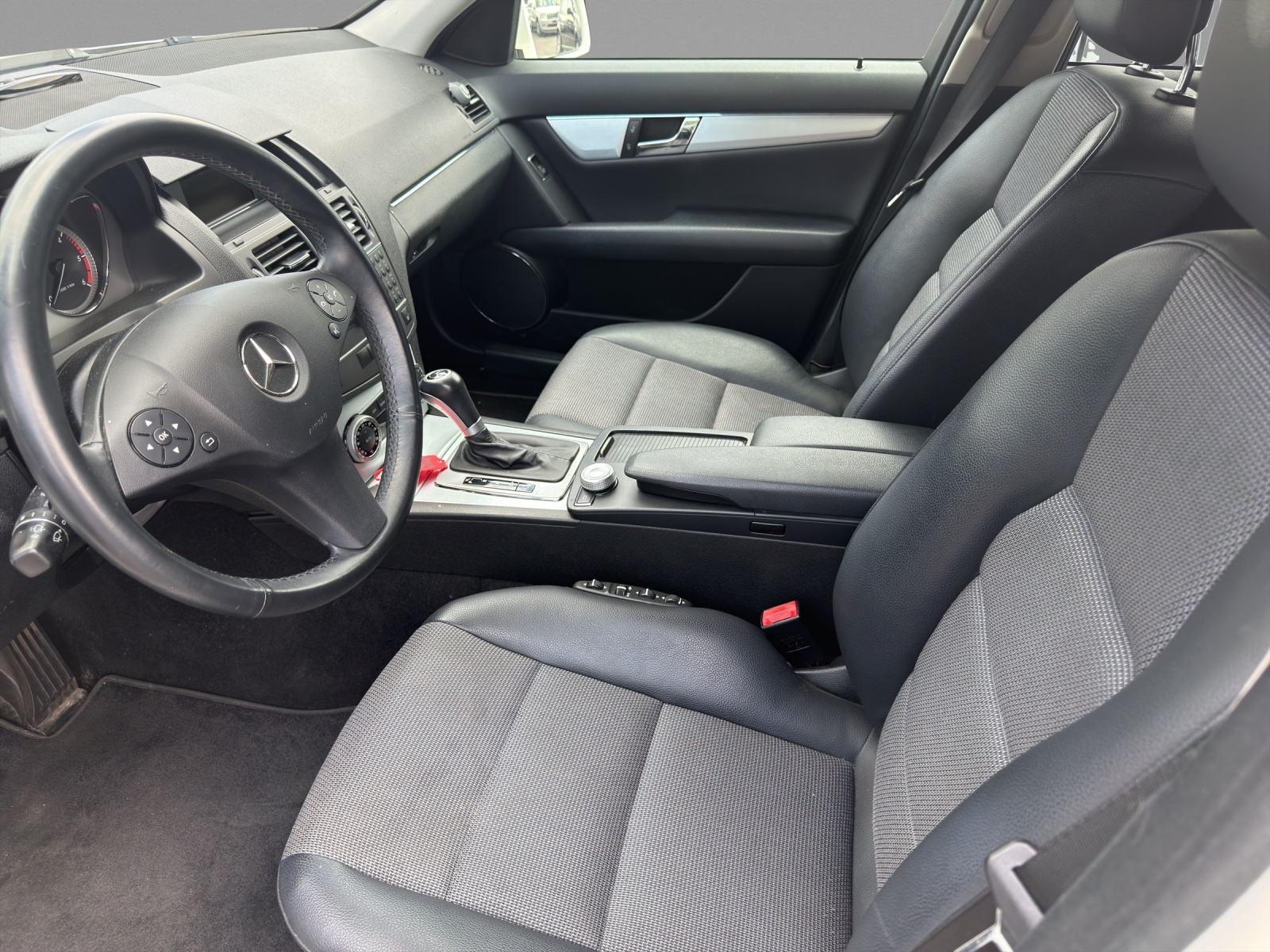 MERCEDES-BENZ C 250 CDI Blue Efficiency 4Matic 7G-Tronic-image-6