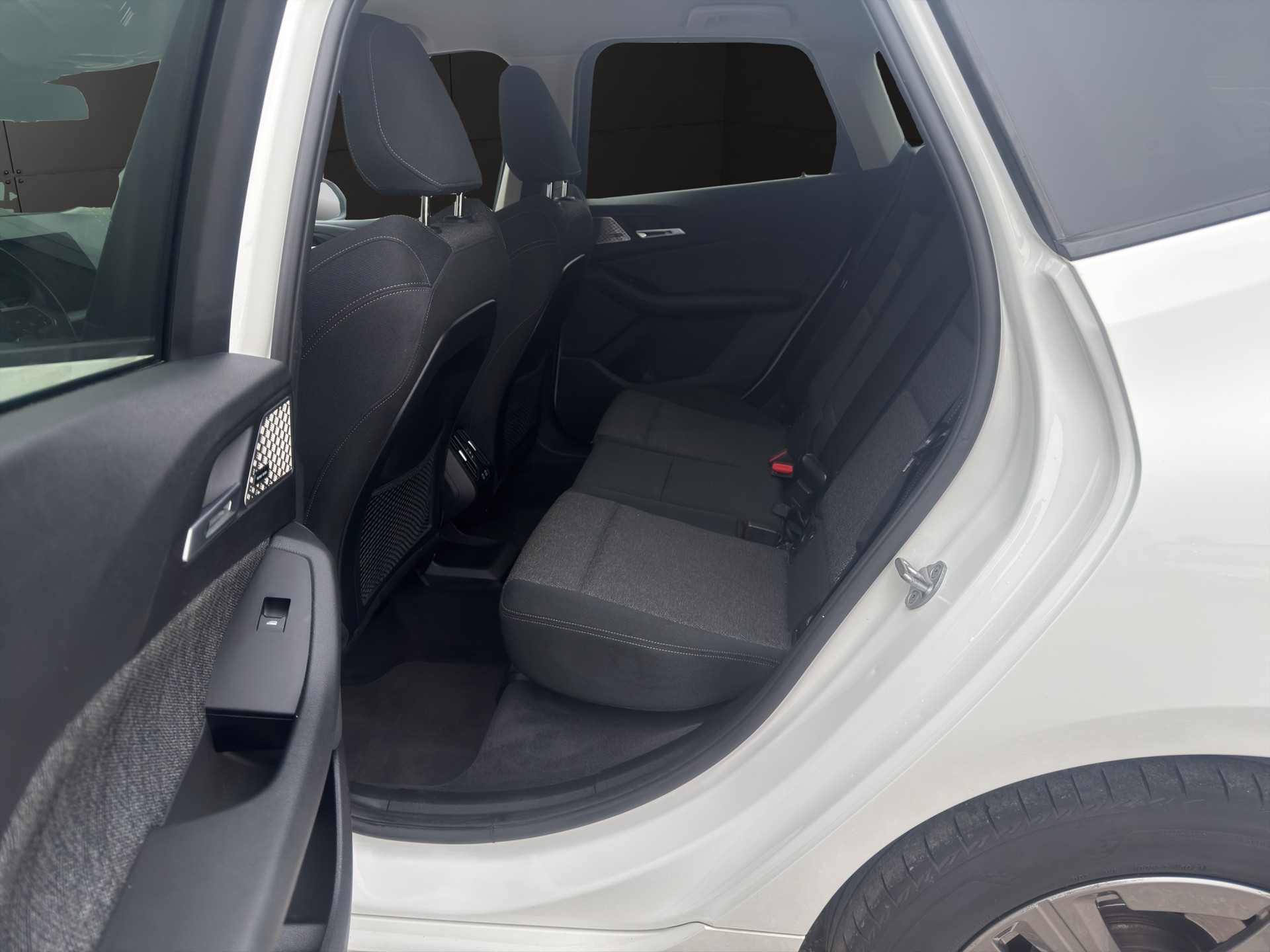 BMW 218d Active Tourer M Sport DKG-image-12