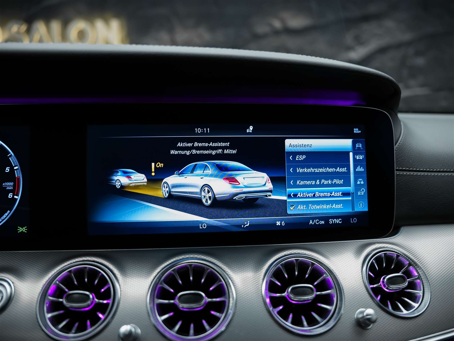 MERCEDES-BENZ E 220 d AMG Line 9G-Tronic *CH-Fahrzeug*Panorama*Head-Up*360°*-image-42