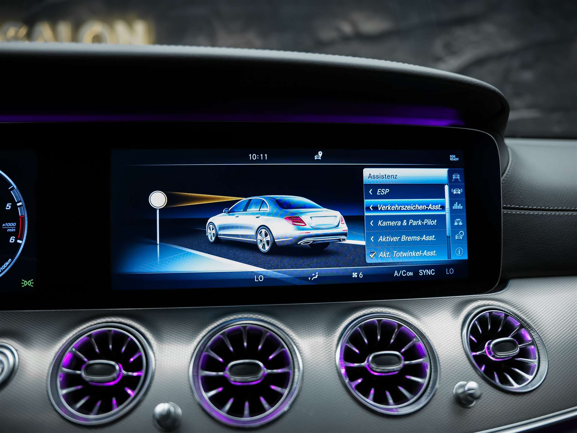 MERCEDES-BENZ E 220 d AMG Line 9G-Tronic *CH-Fahrzeug*Panorama*Head-Up*360°*-image-40