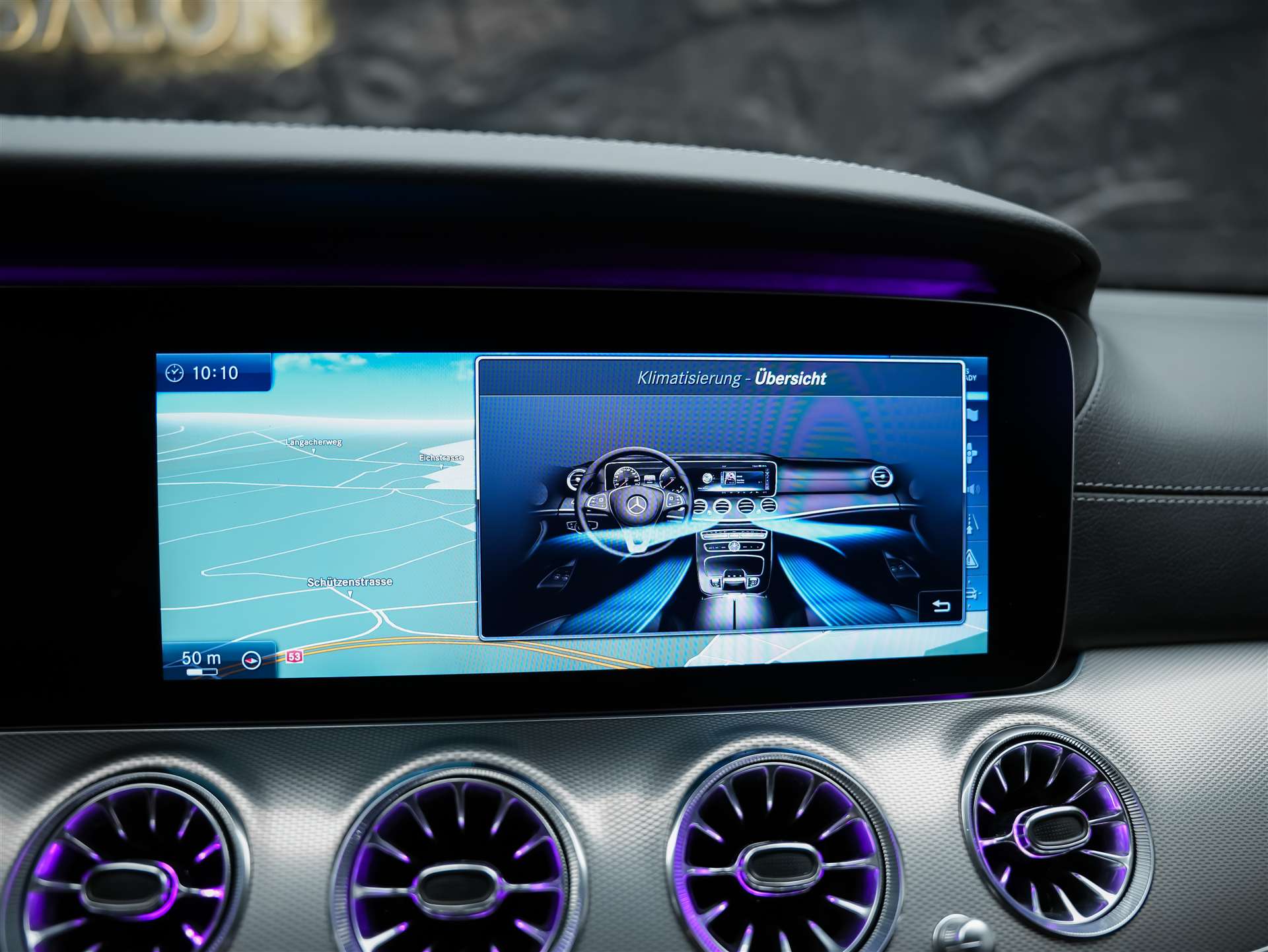MERCEDES-BENZ E 220 d AMG Line 9G-Tronic *CH-Fahrzeug*Panorama*Head-Up*360°*-image-34