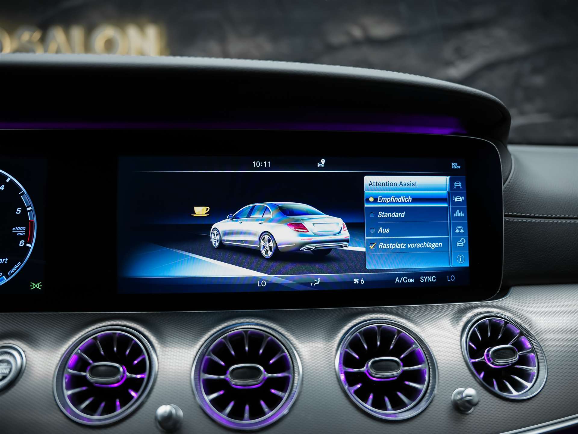 MERCEDES-BENZ E 220 d AMG Line 9G-Tronic *CH-Fahrzeug*Panorama*Head-Up*360°*-image-44