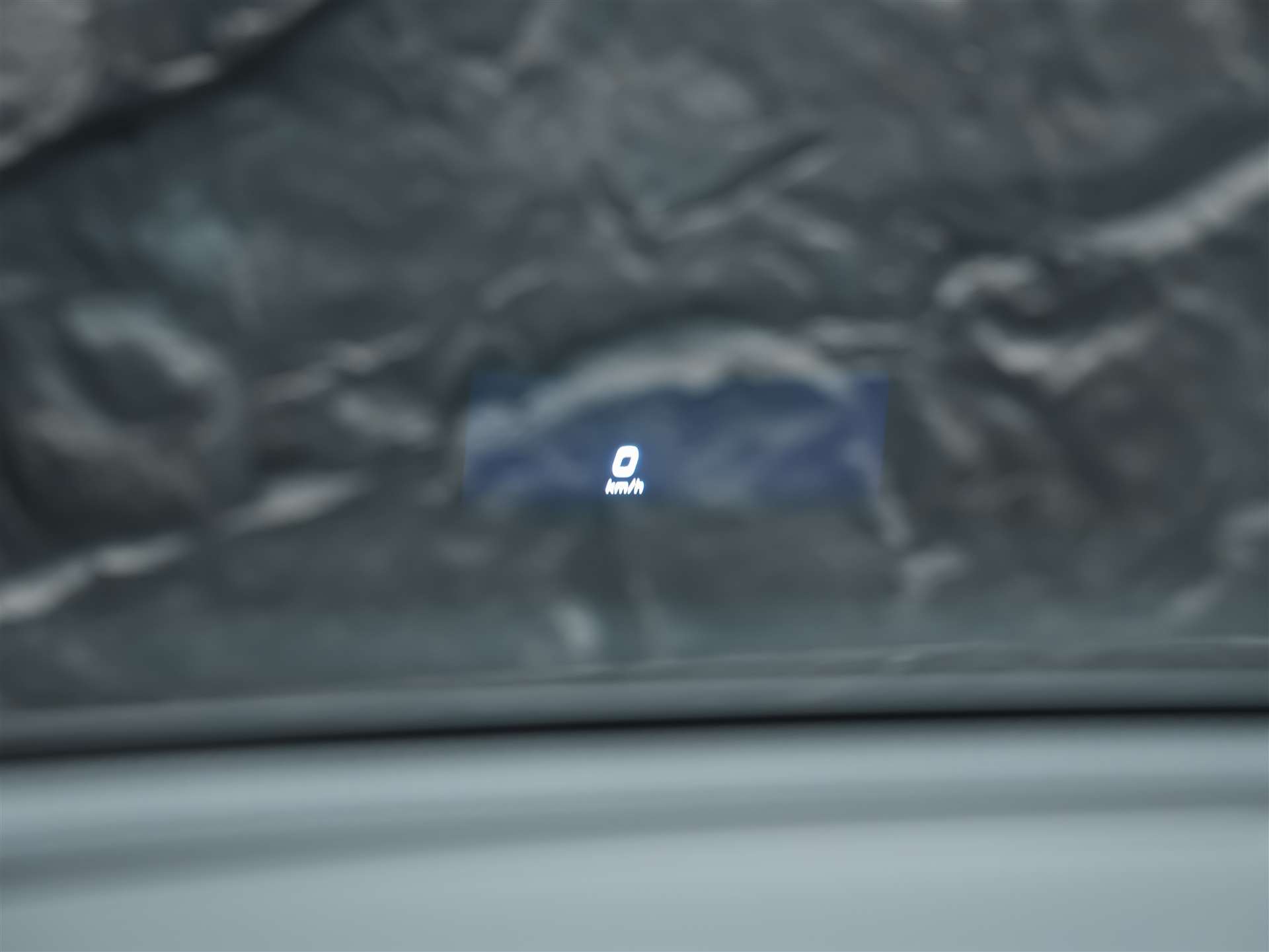 MERCEDES-BENZ E 220 d AMG Line 9G-Tronic *CH-Fahrzeug*Panorama*Head-Up*360°*-image-33