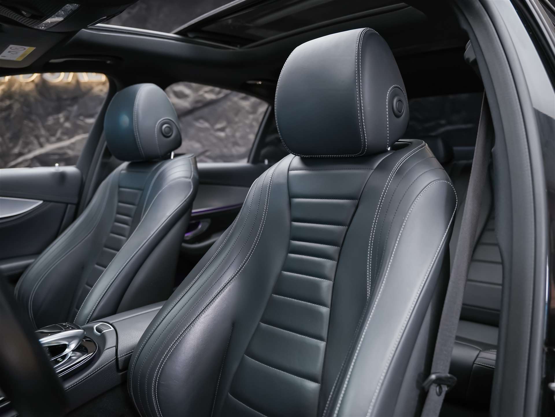 MERCEDES-BENZ E 220 d AMG Line 9G-Tronic *CH-Fahrzeug*Panorama*Head-Up*360°*-image-9