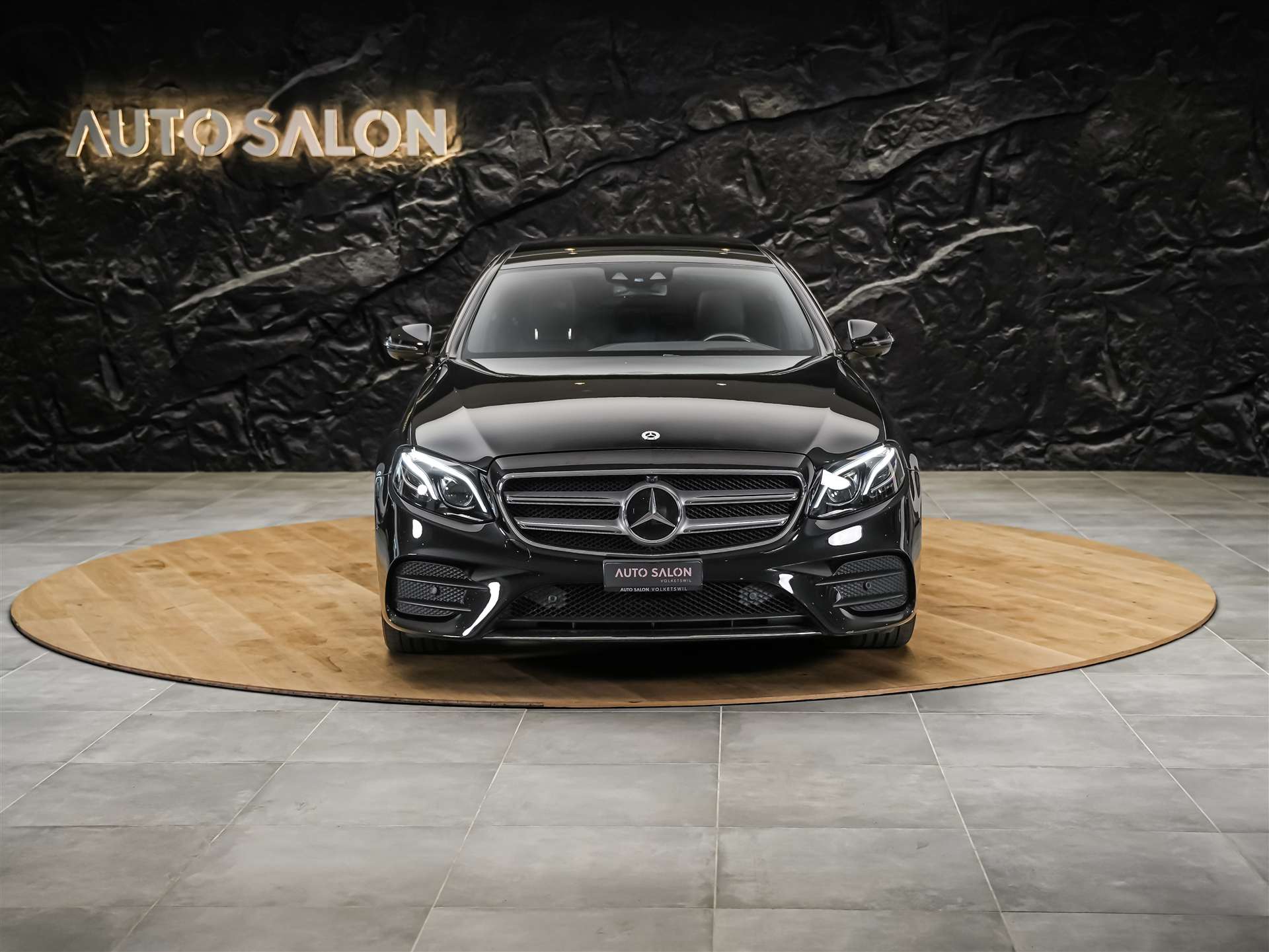 MERCEDES-BENZ E 220 d AMG Line 9G-Tronic *CH-Fahrzeug*Panorama*Head-Up*360°*-image-6