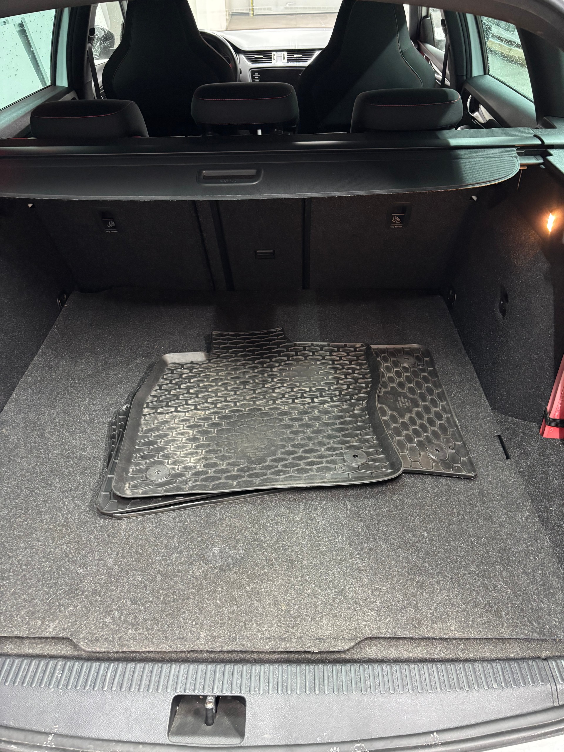 SKODA Octavia Combi 2.0 TDI Style 4x4-image-14