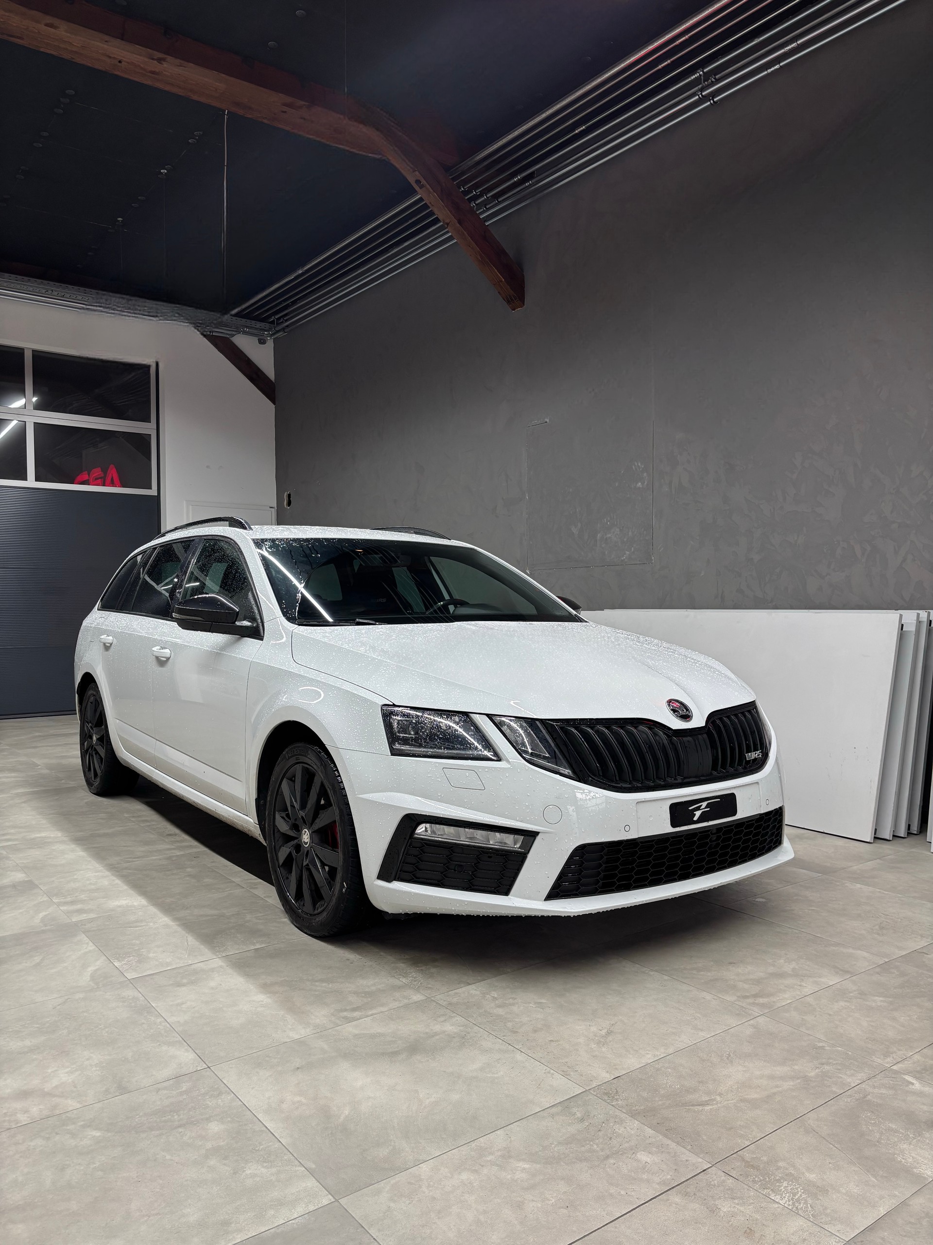SKODA Octavia Combi 2.0 TDI Style 4x4-image-0