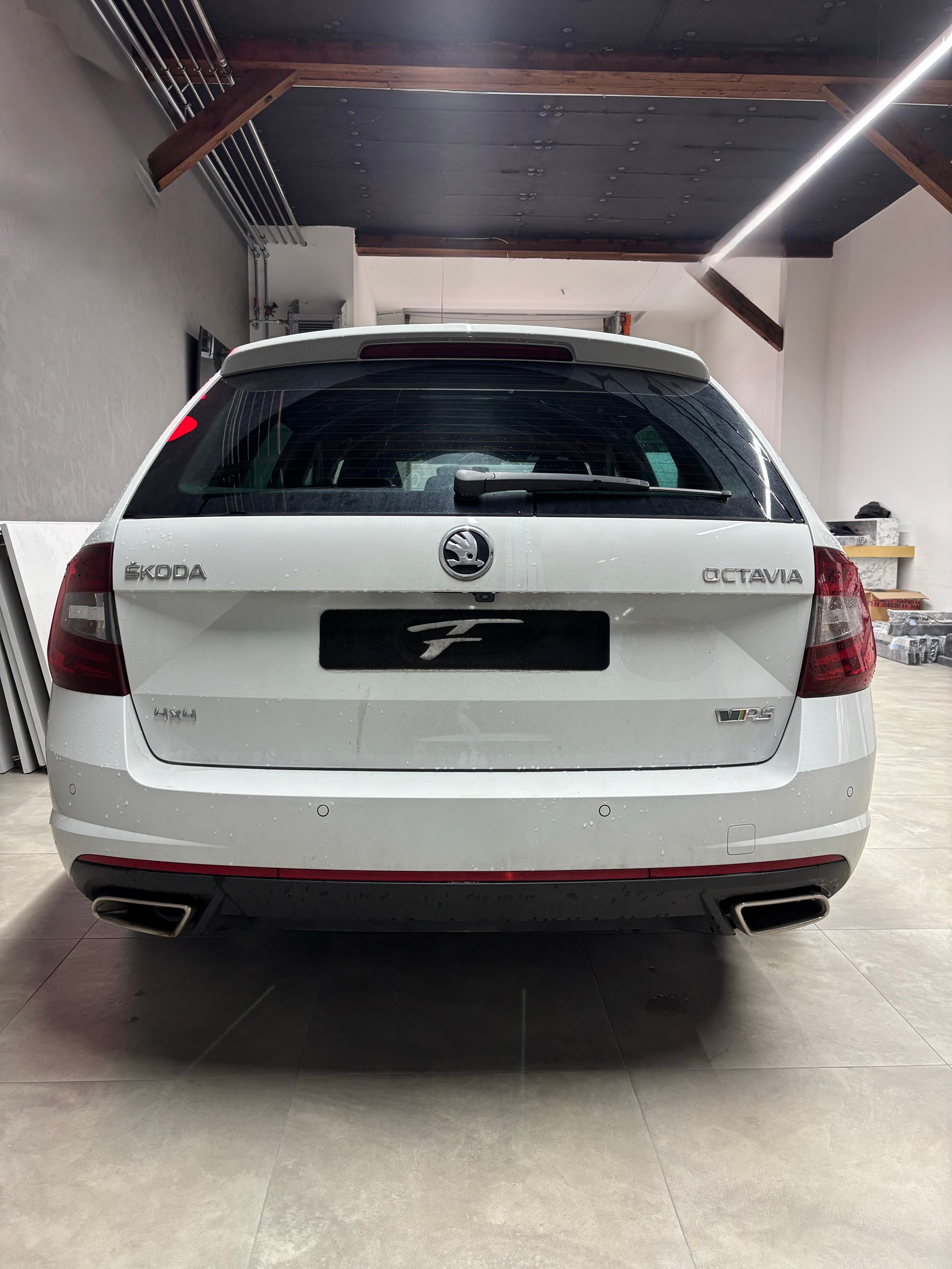 SKODA Octavia Combi 2.0 TDI Style 4x4-image-5