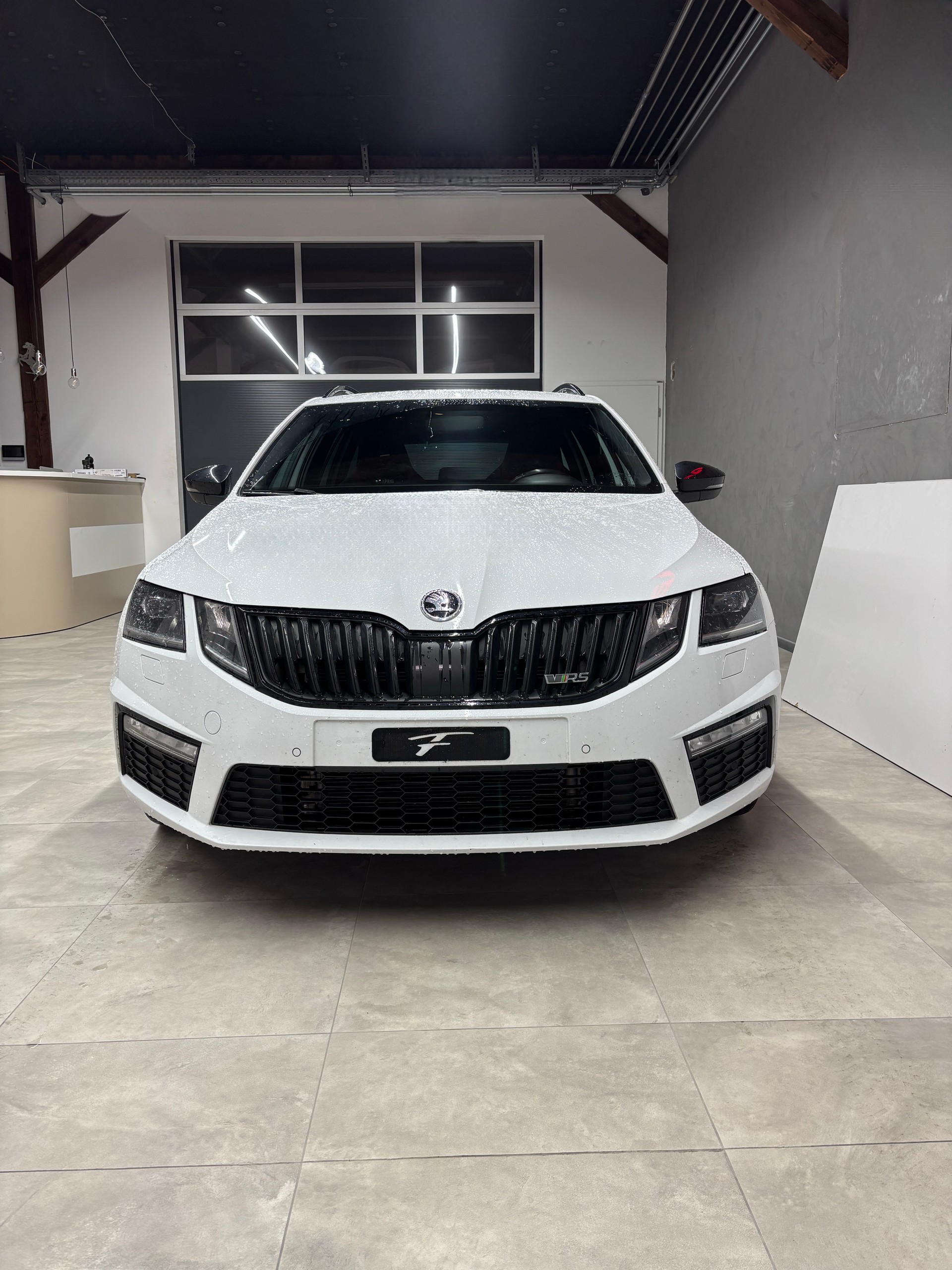SKODA Octavia Combi 2.0 TDI Style 4x4-image-1