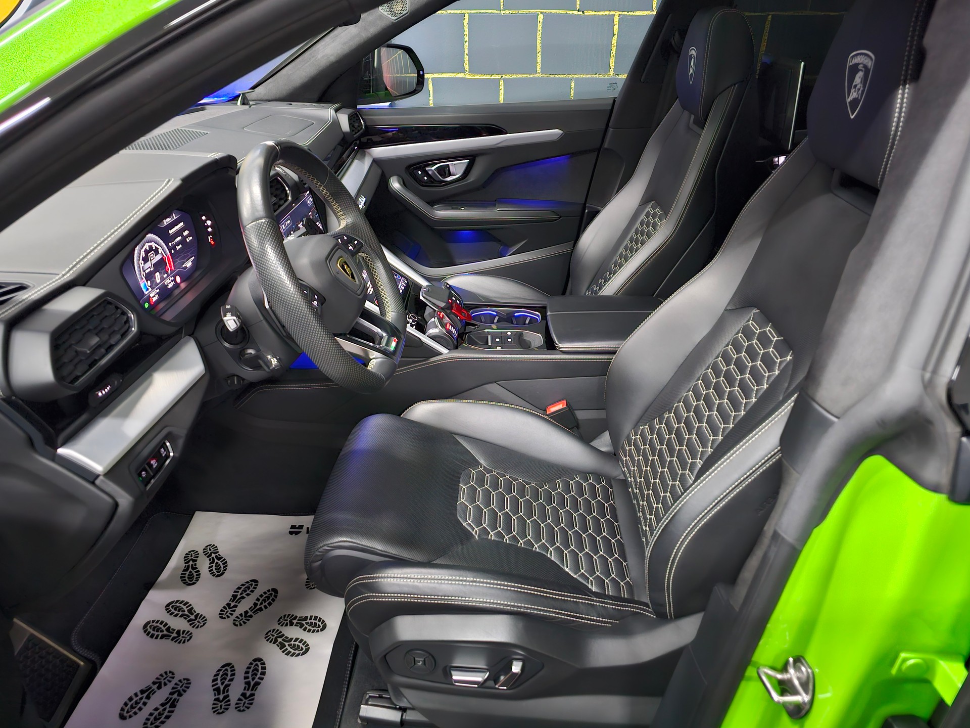 LAMBORGHINI Urus E-Gear-image-10