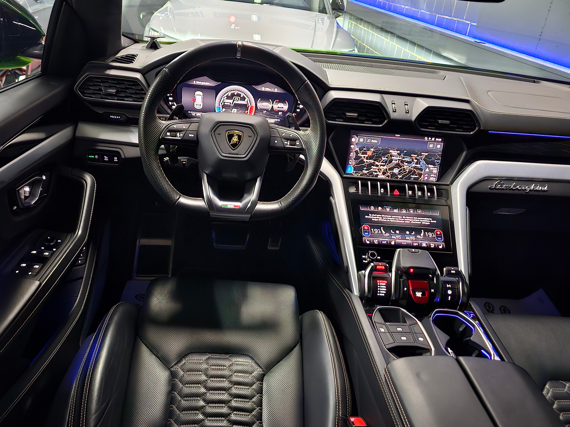 LAMBORGHINI Urus E-Gear-image-11