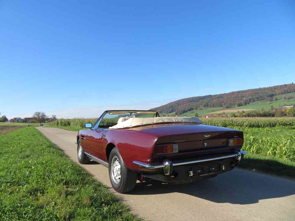 ASTON MARTIN V8 Volante-image-1