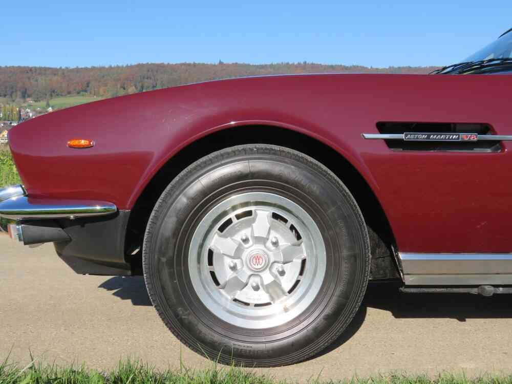 ASTON MARTIN V8 Volante-image-14