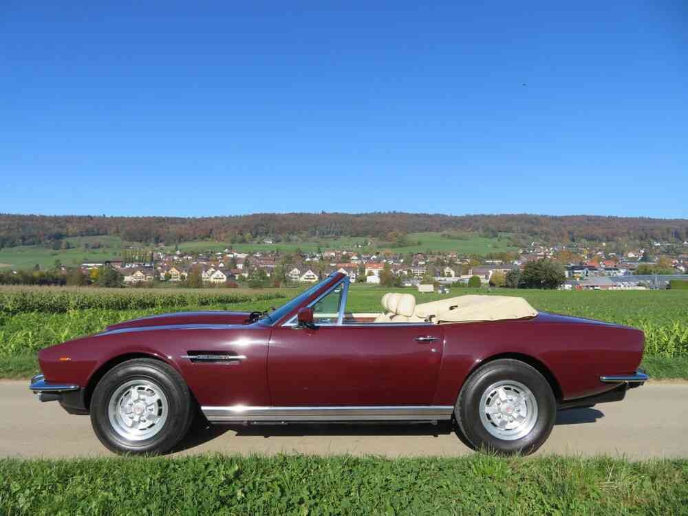 ASTON MARTIN V8 Volante-image-2