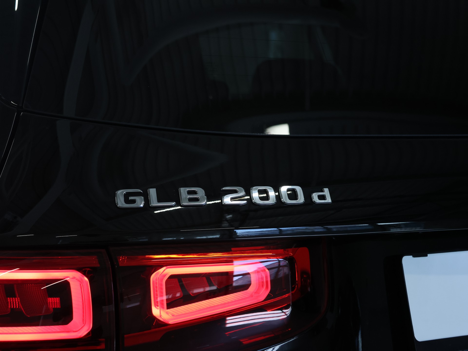 MERCEDES-BENZ GLB 200 d 4Matic AMG Line 8G-Tronic *Rückfahrkamera* *Sitzheizung*-image-12