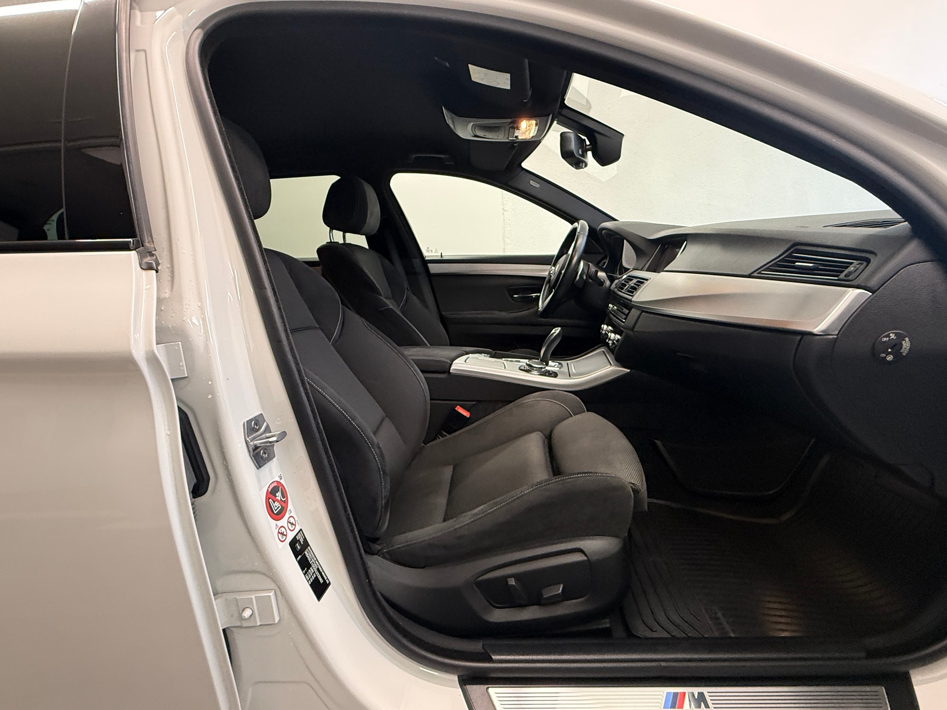 BMW 520d Touring xDrive Steptronic M-PAKET Ab 290.- pro Monat-image-11