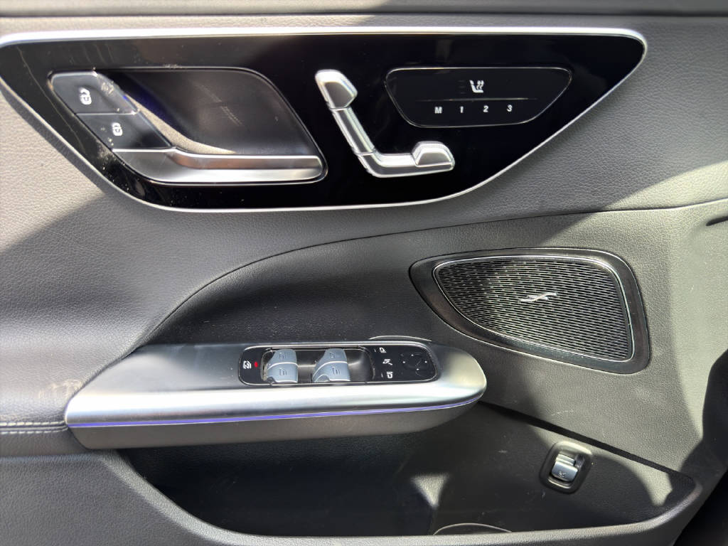 MERCEDES-BENZ C 220 d Swiss Star AMG Line 4matic Kombi-image-13