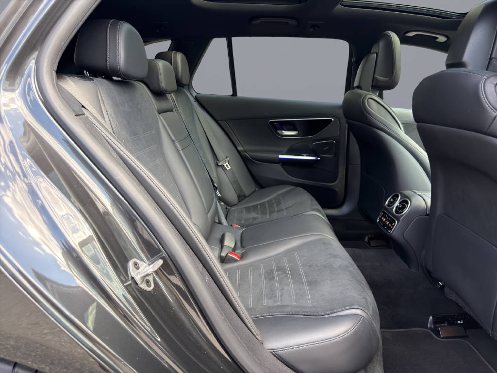 MERCEDES-BENZ C 220 d Swiss Star AMG Line 4matic Kombi-image-16