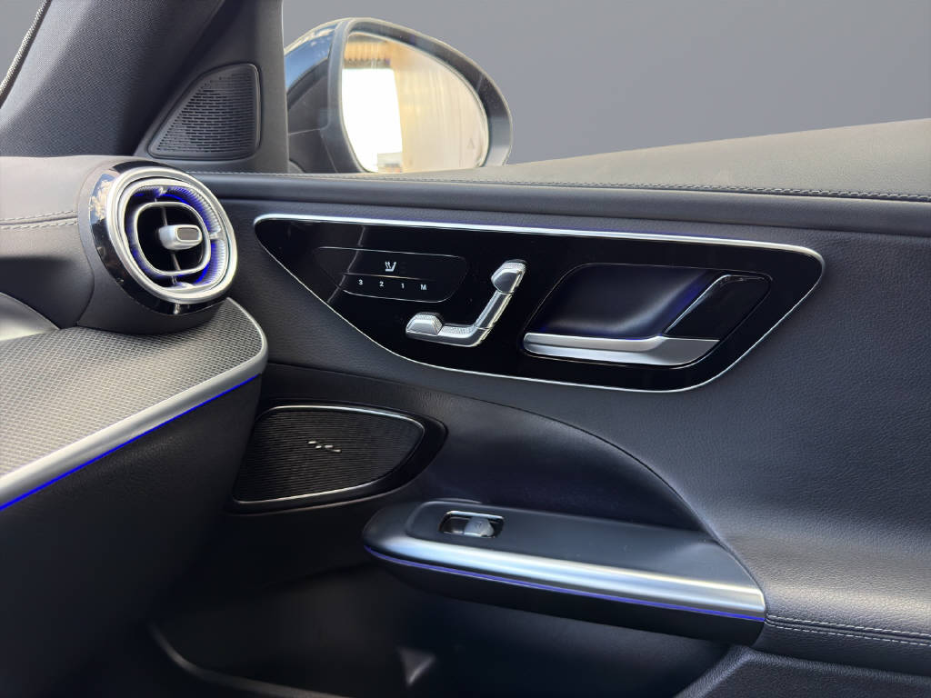 MERCEDES-BENZ C 220 d Swiss Star AMG Line 4matic Kombi-image-12