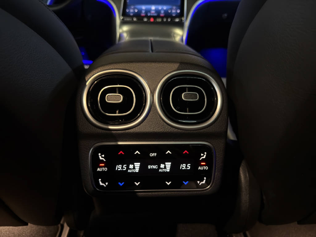 MERCEDES-BENZ C 220 d Swiss Star AMG Line 4matic Kombi-image-9
