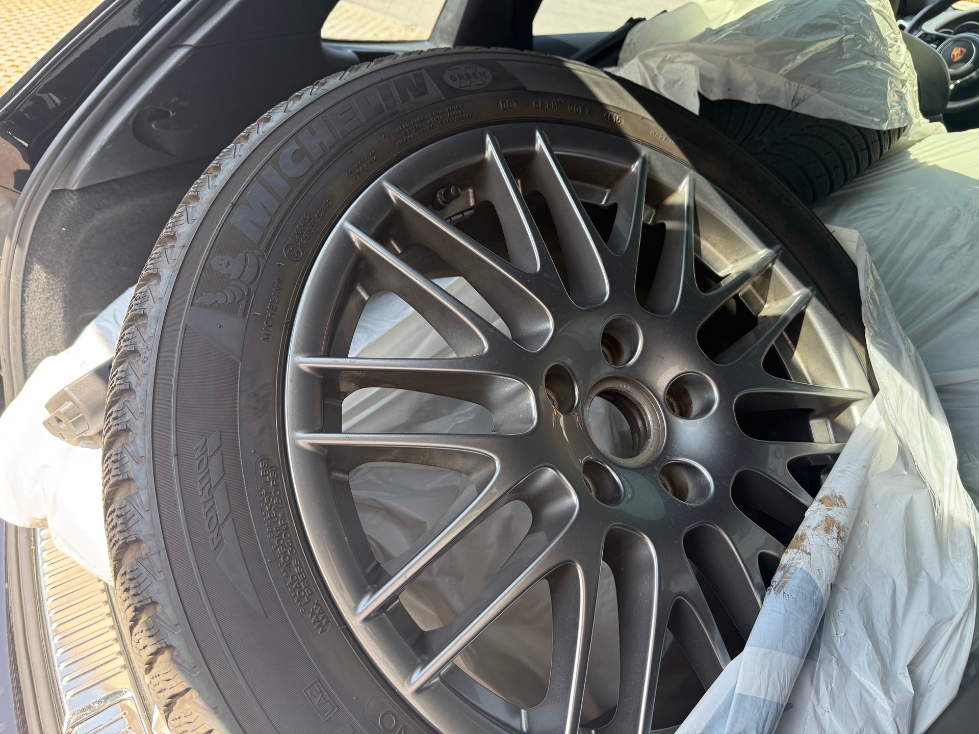 PORSCHE Cayenne Turbo-image-14