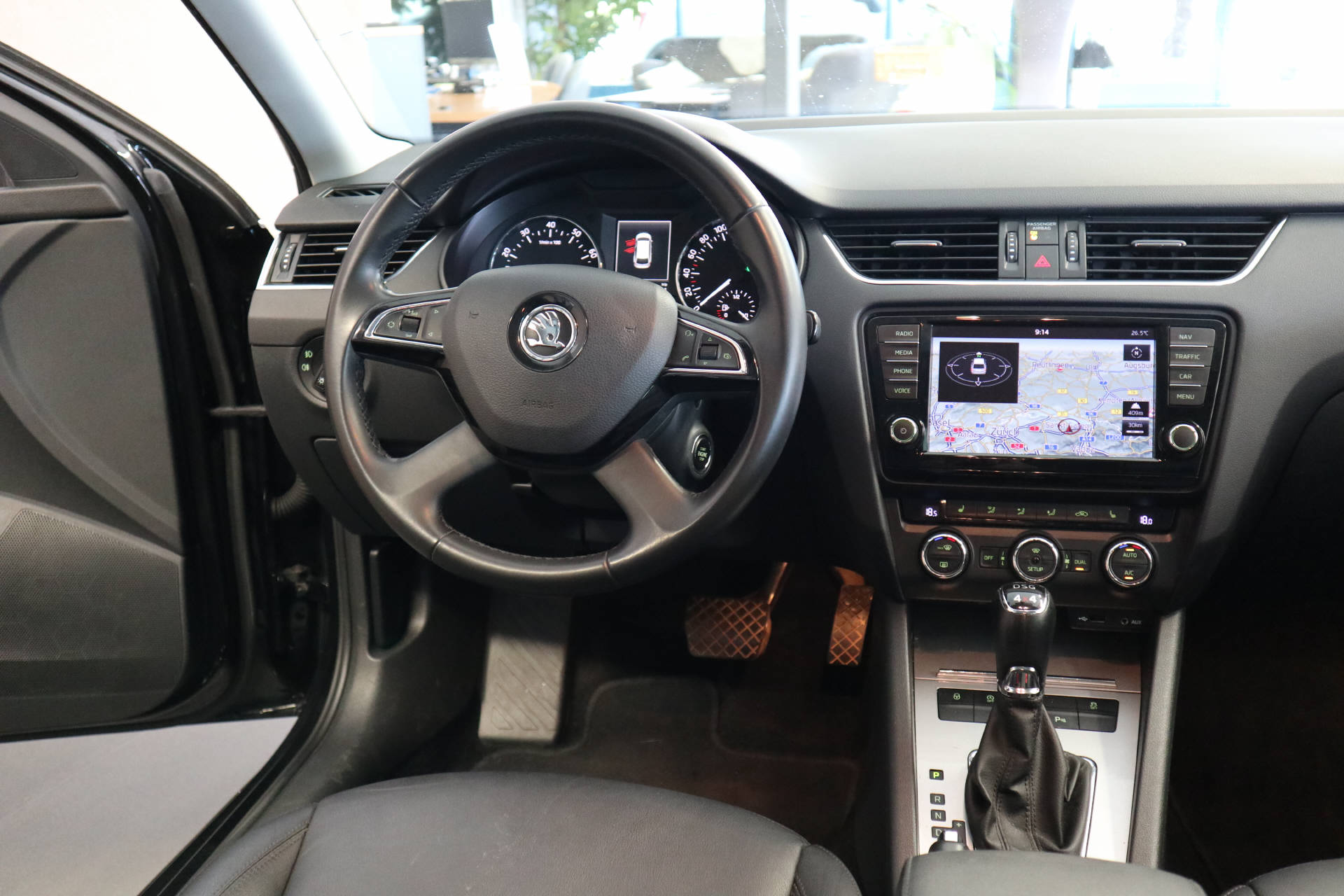SKODA Octavia Combi 1.8 TSI Elegance 4x4 DSG-image-11