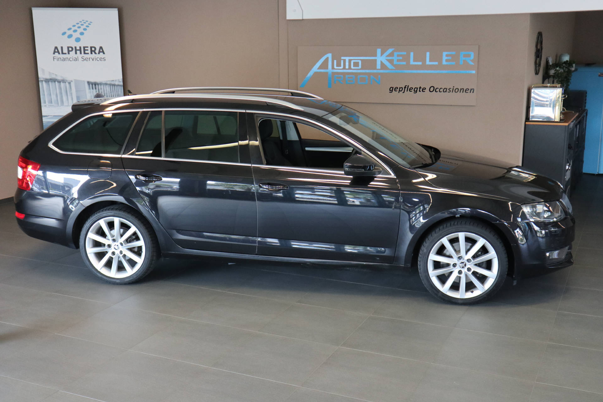 SKODA Octavia Combi 1.8 TSI Elegance 4x4 DSG-image-1