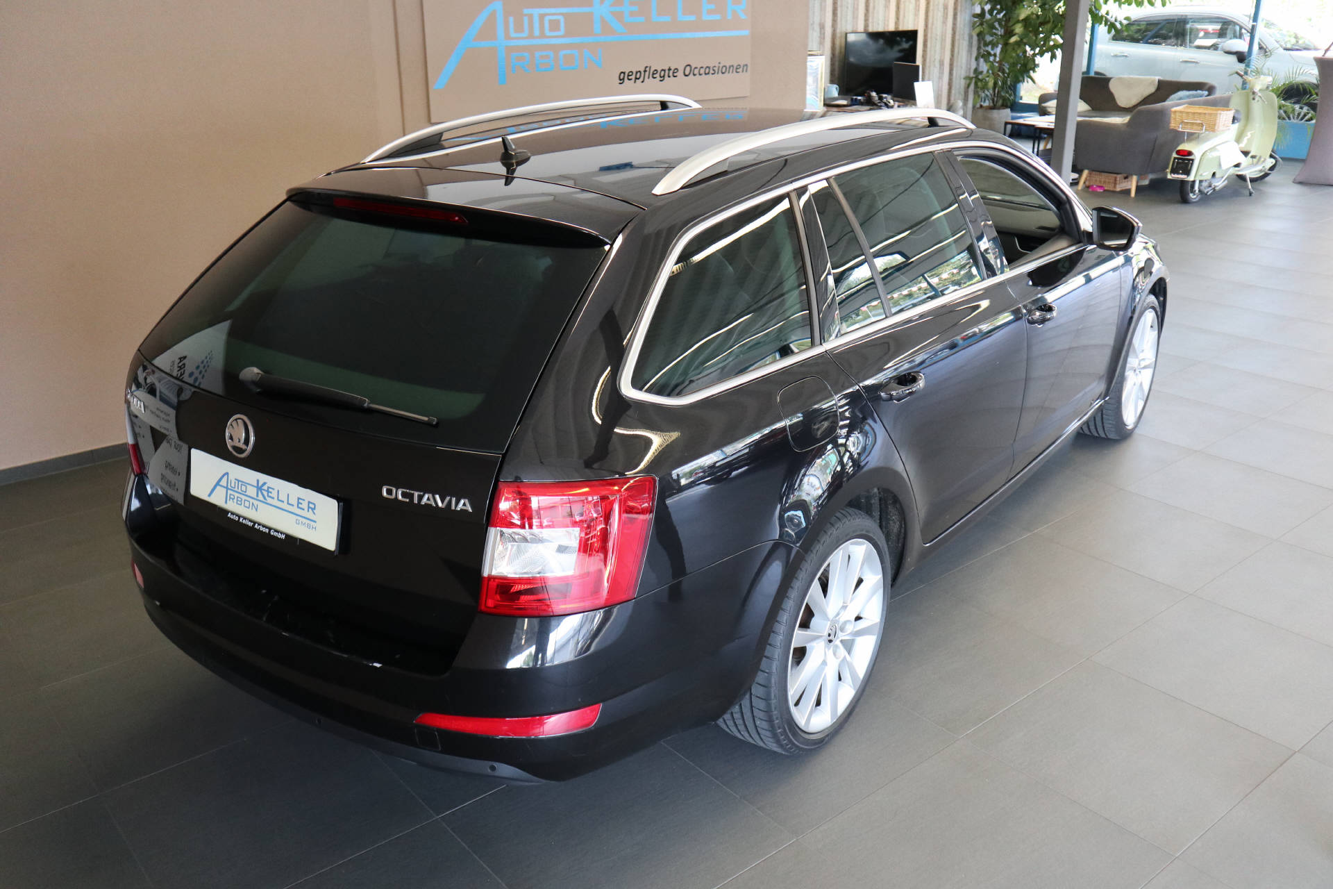 SKODA Octavia Combi 1.8 TSI Elegance 4x4 DSG-image-6