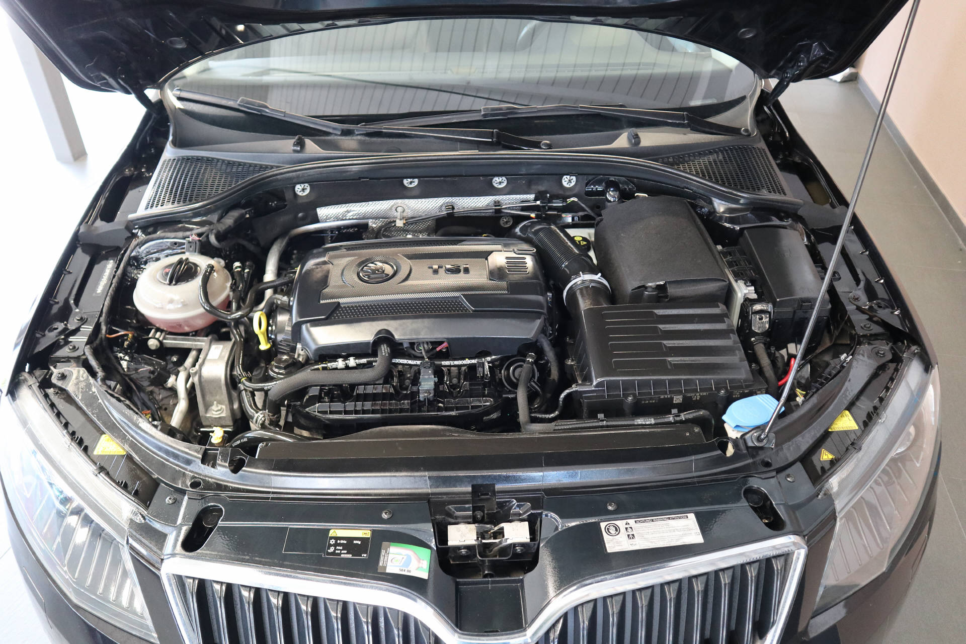 SKODA Octavia Combi 1.8 TSI Elegance 4x4 DSG-image-15