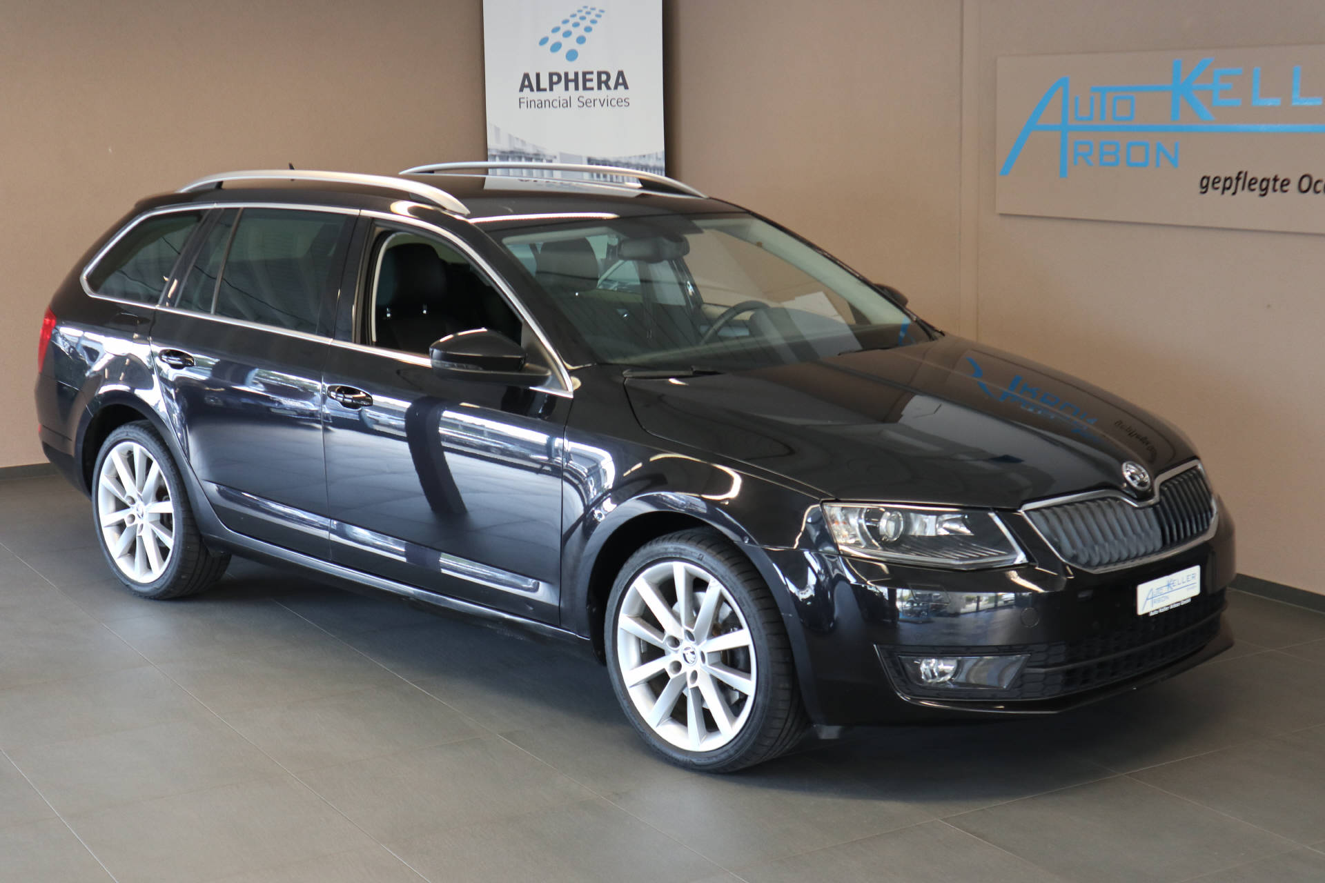 SKODA Octavia Combi 1.8 TSI Elegance 4x4 DSG-image-0