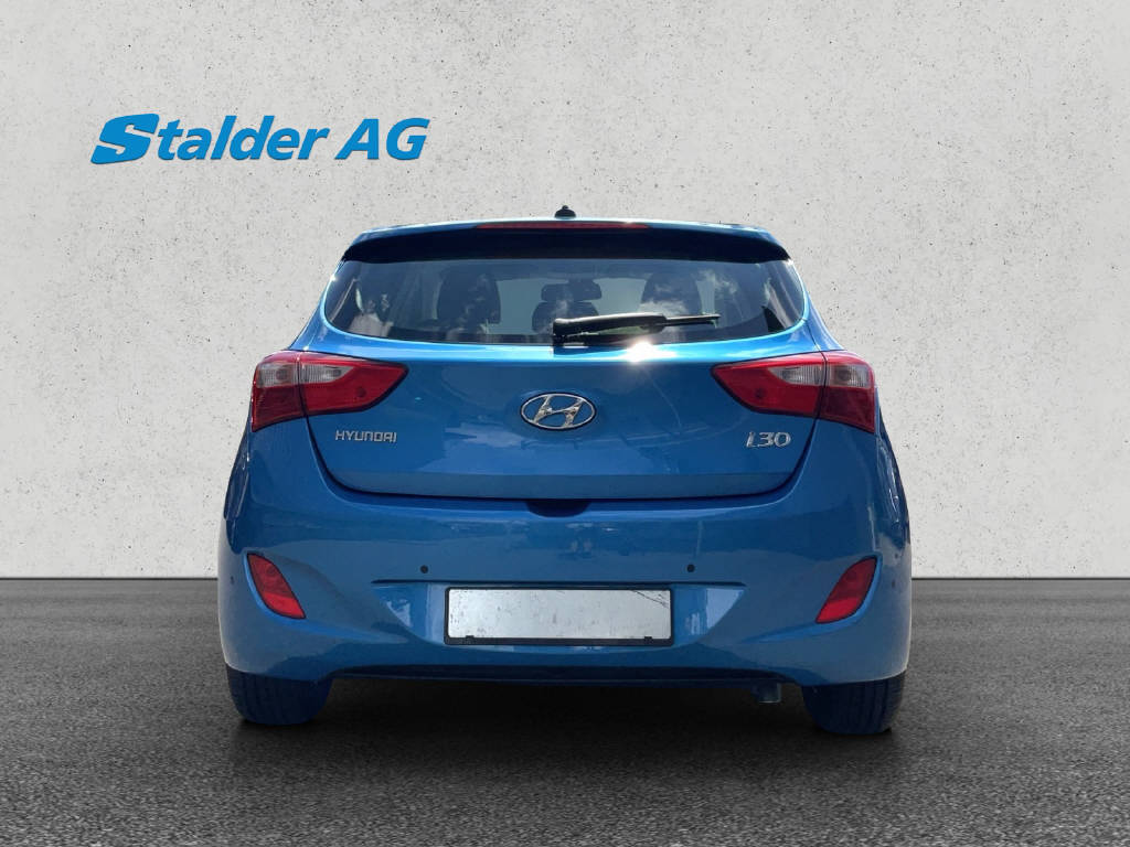 HYUNDAI i30 1.6 GDi Amplia-image-4