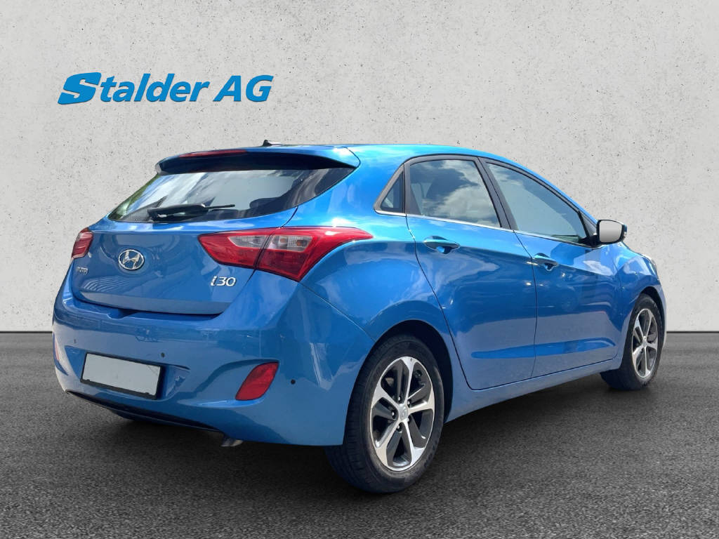 HYUNDAI i30 1.6 GDi Amplia-image-5