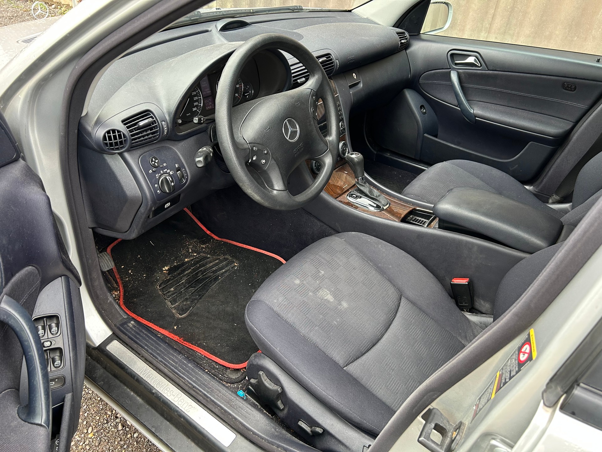 MERCEDES-BENZ C 240 Elégance 4Matic Automatic-image-12