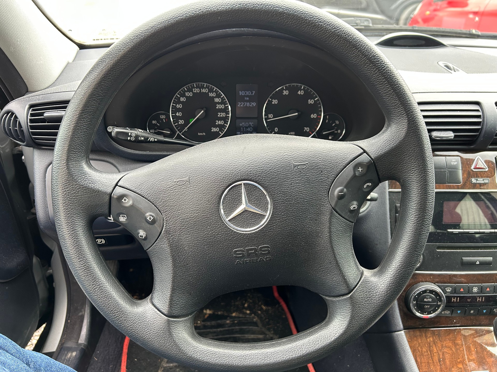 MERCEDES-BENZ C 240 Elégance 4Matic Automatic-image-8