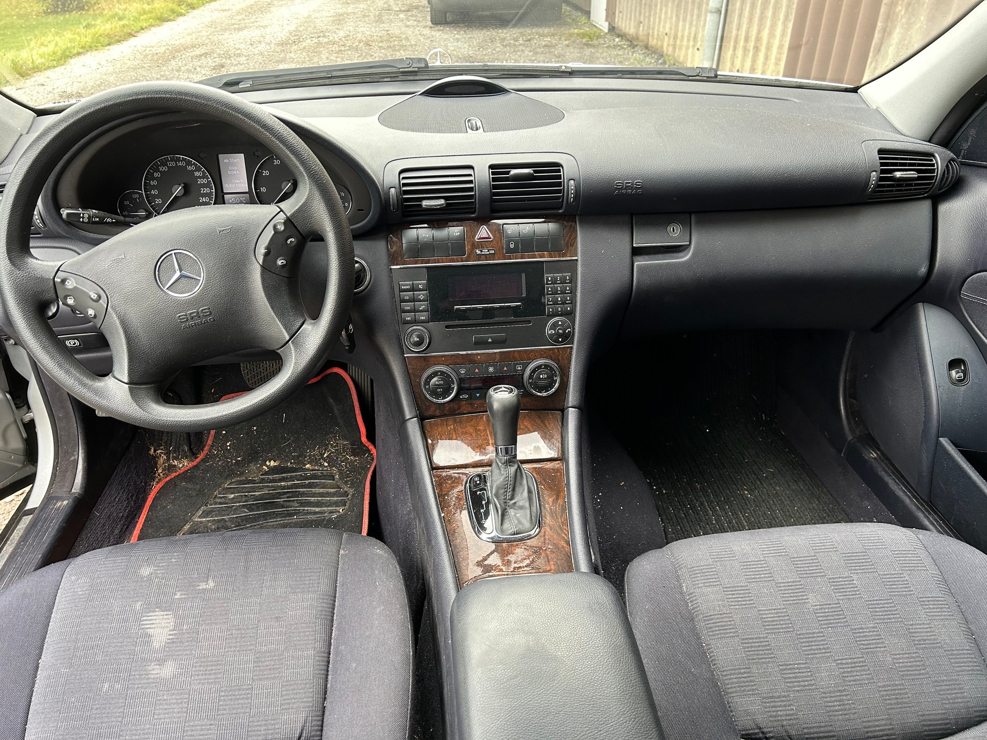 MERCEDES-BENZ C 240 Elégance 4Matic Automatic-image-11