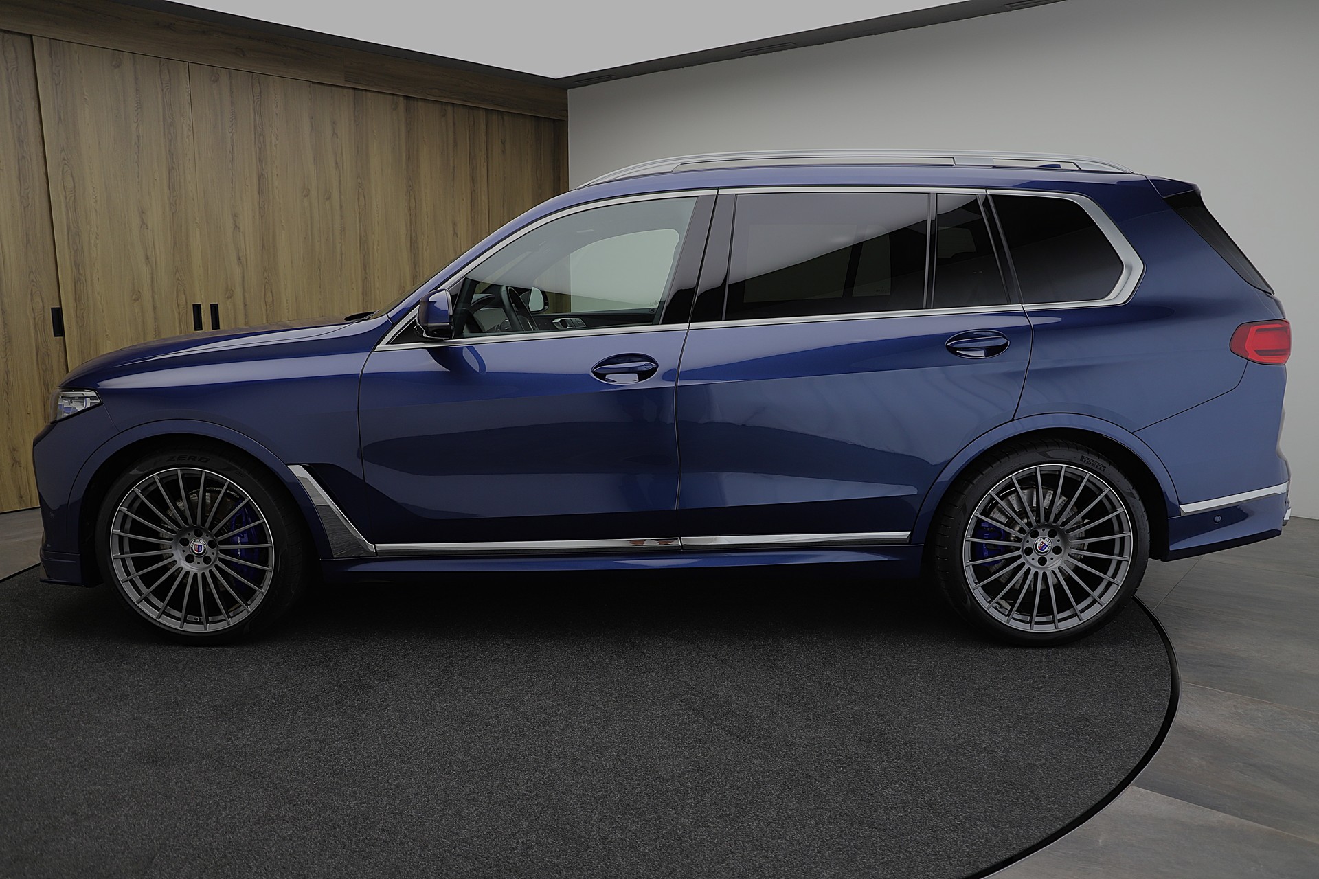 BMW-ALPINA XB 7 Allrad-image-2