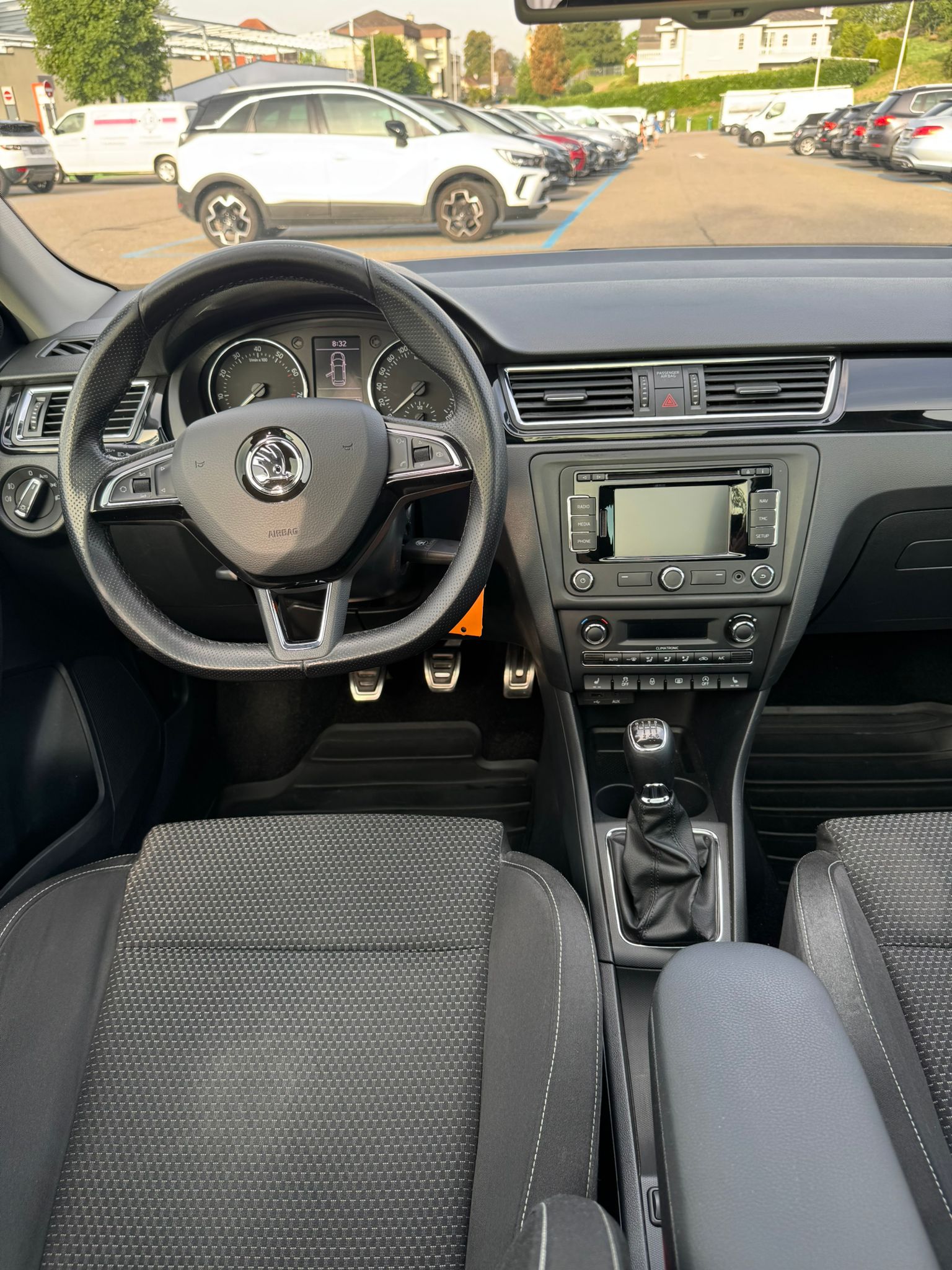 SKODA Rapid Spaceback 1.2 TSI Elegance-image-5