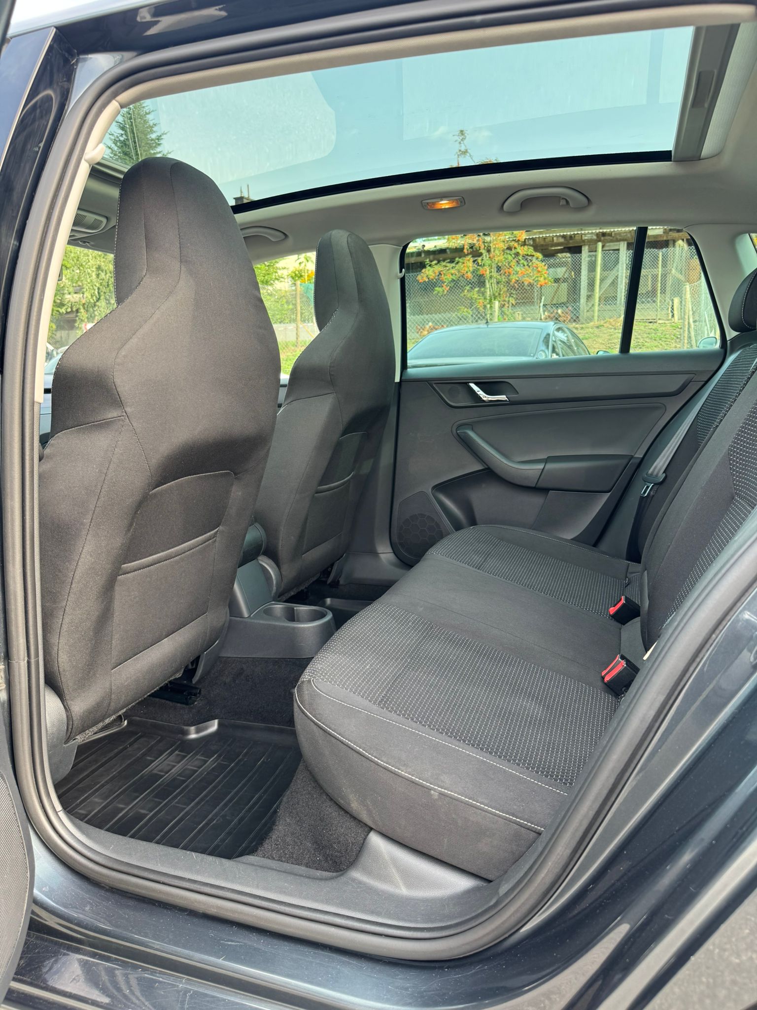 SKODA Rapid Spaceback 1.2 TSI Elegance-image-6