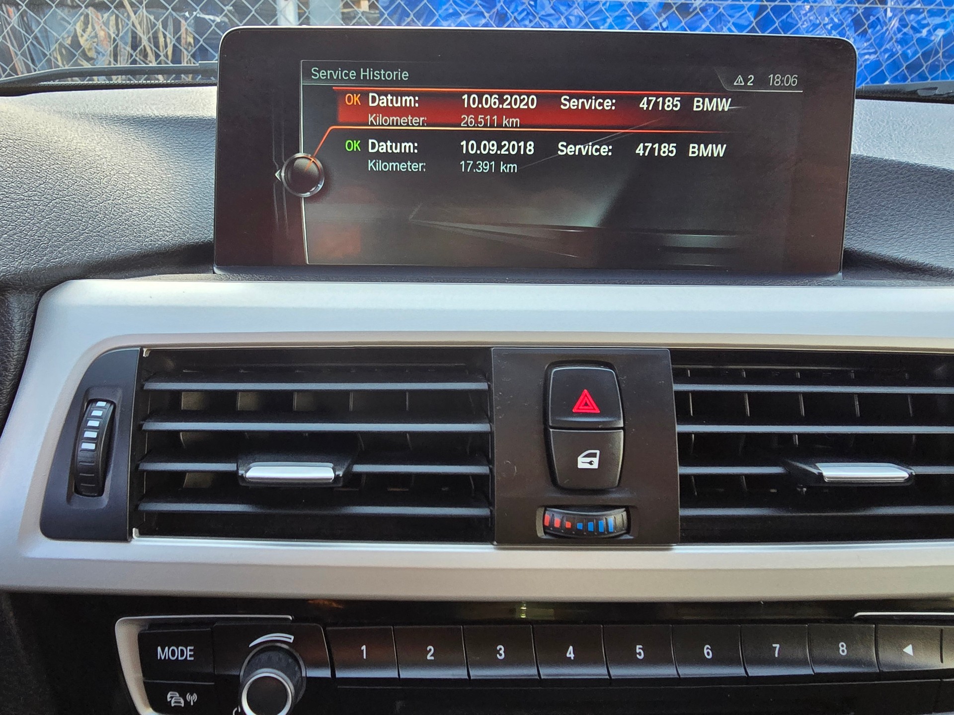BMW 320i xDrive Luxury Line Steptronic-image-27