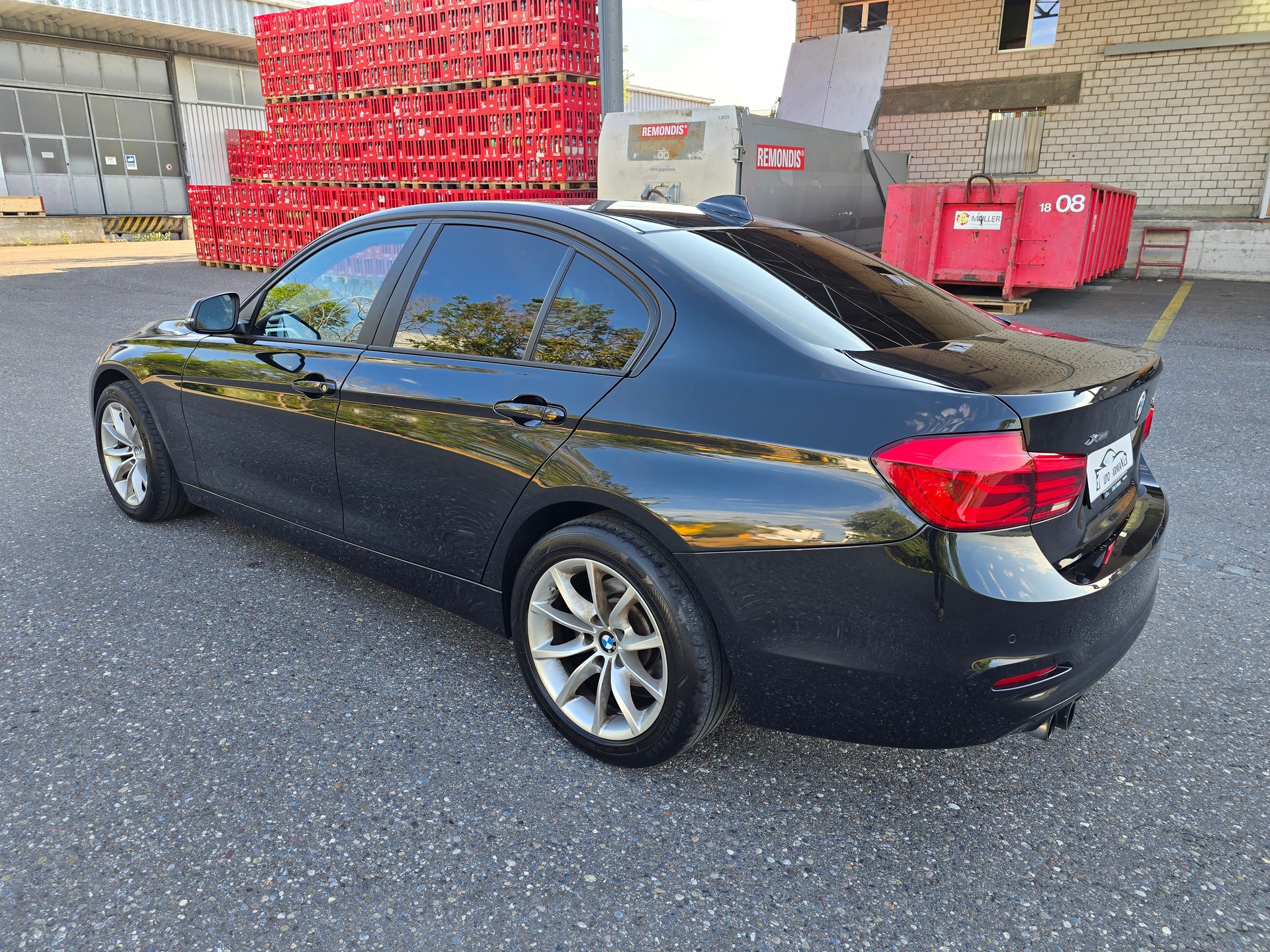 BMW 320i xDrive Luxury Line Steptronic-image-9