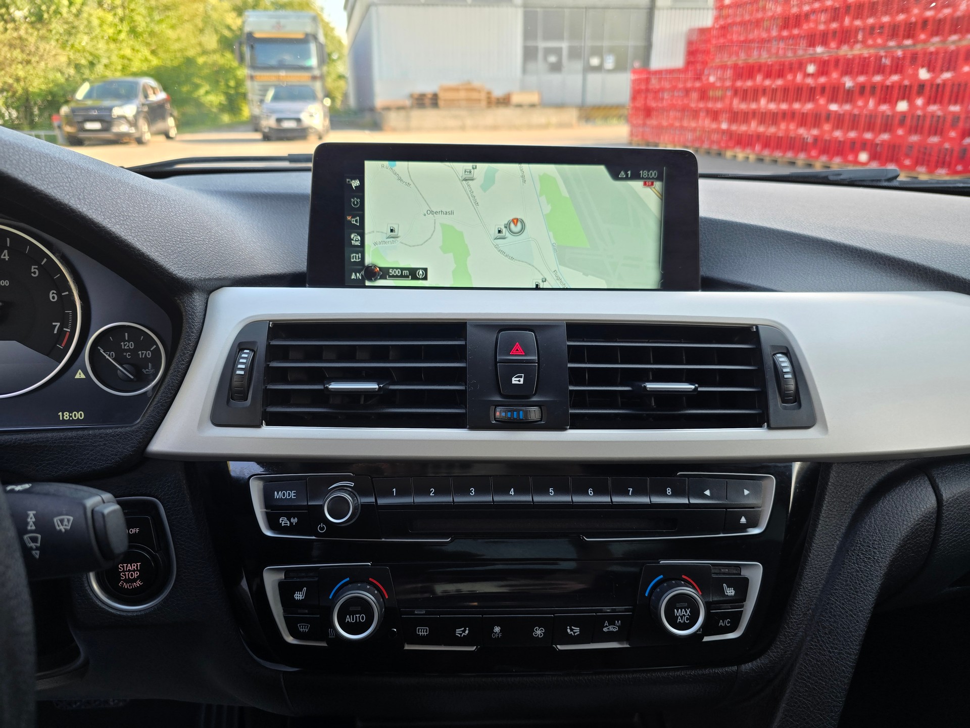 BMW 320i xDrive Luxury Line Steptronic-image-25