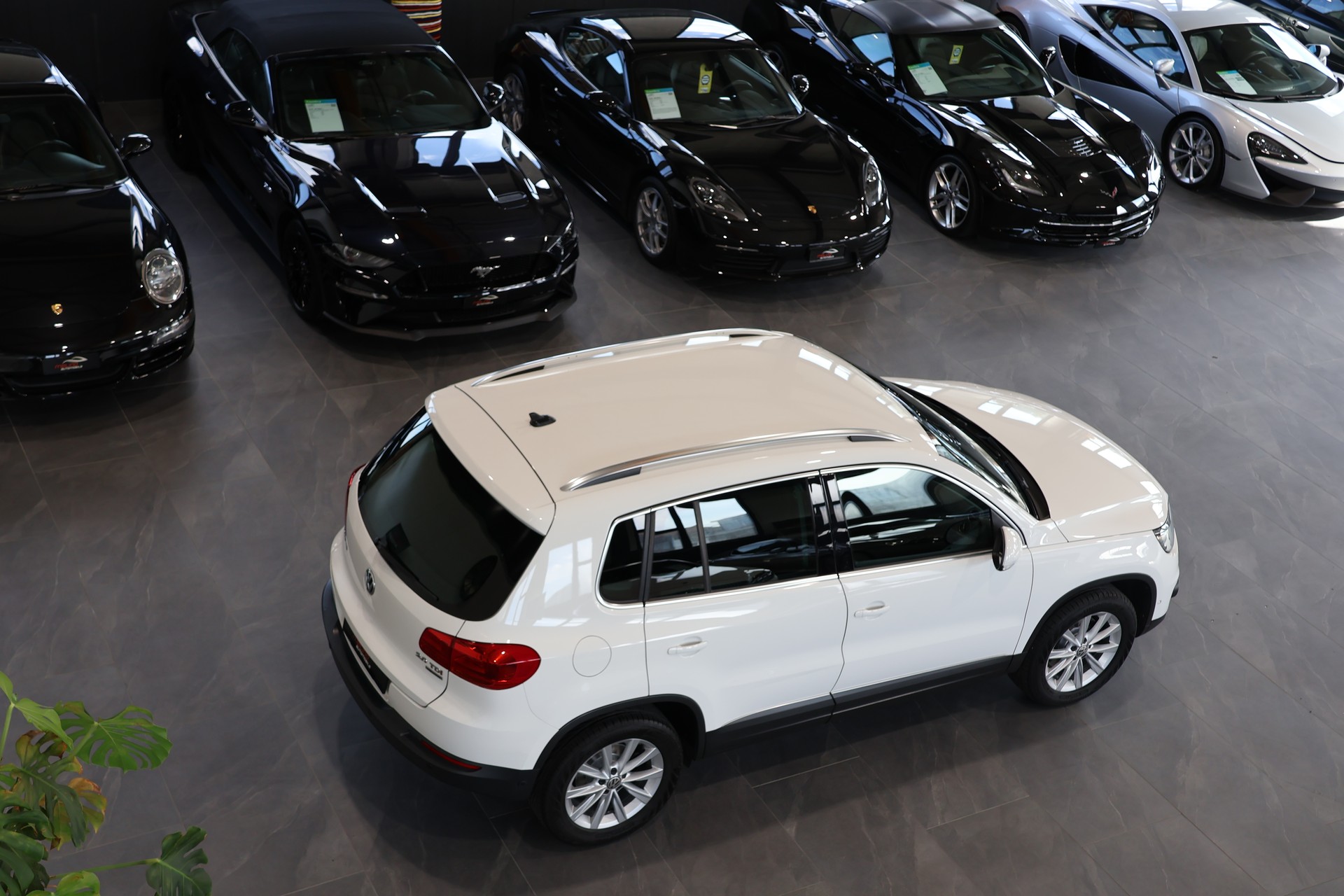 VW Tiguan 2.0 TDI BMT Design 4Motion-image-6