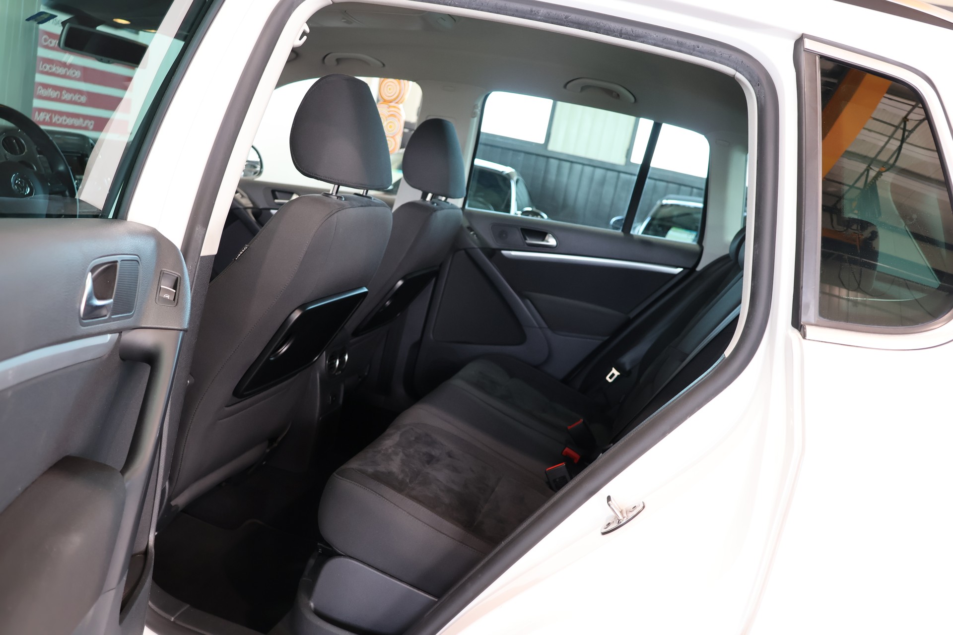 VW Tiguan 2.0 TDI BMT Design 4Motion-image-14