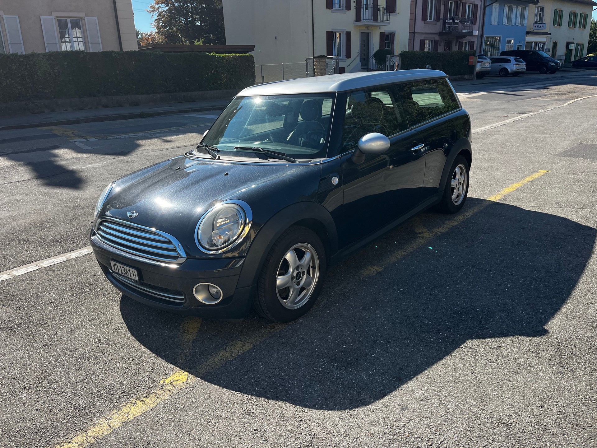 MINI COOPER clubman-image-1