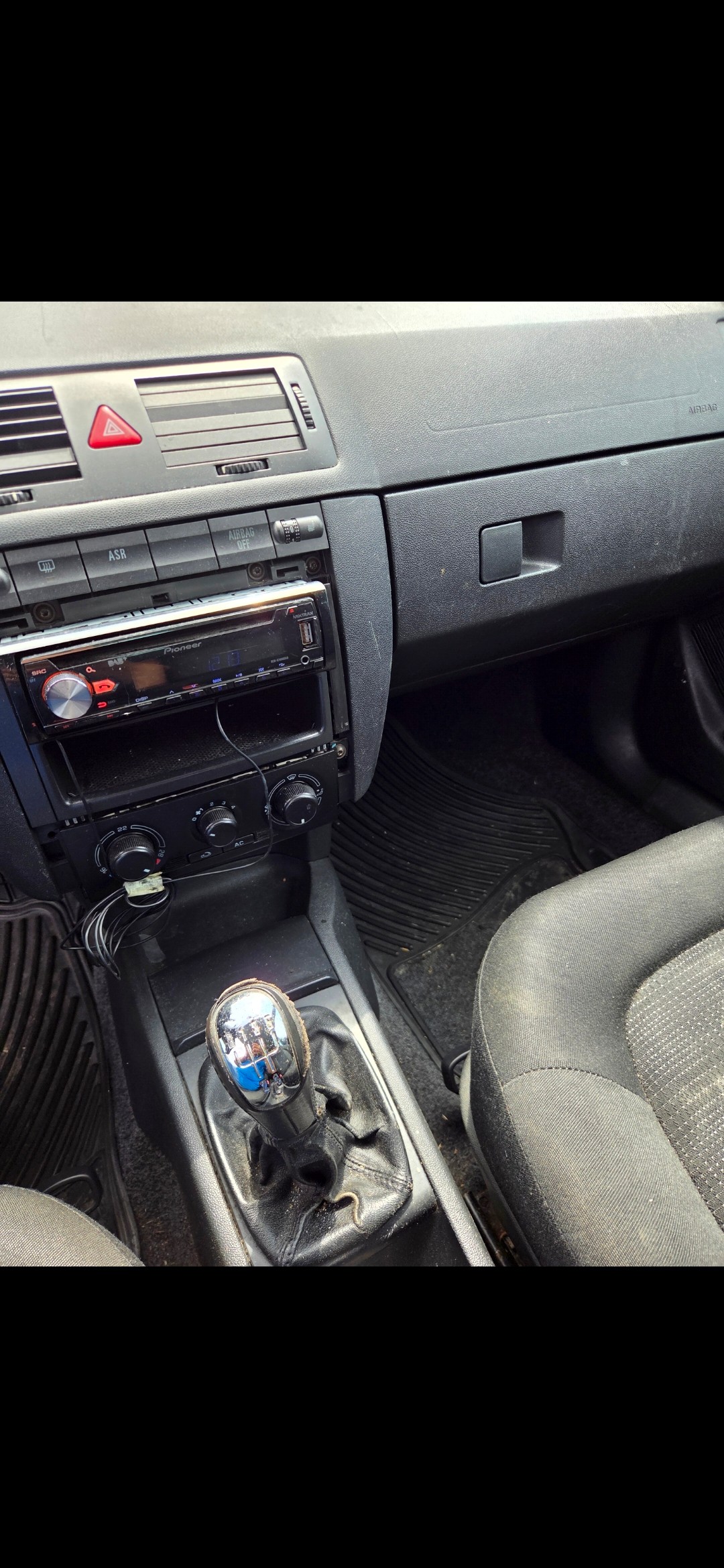 SKODA Fabia 2.0 Elegance-image-6