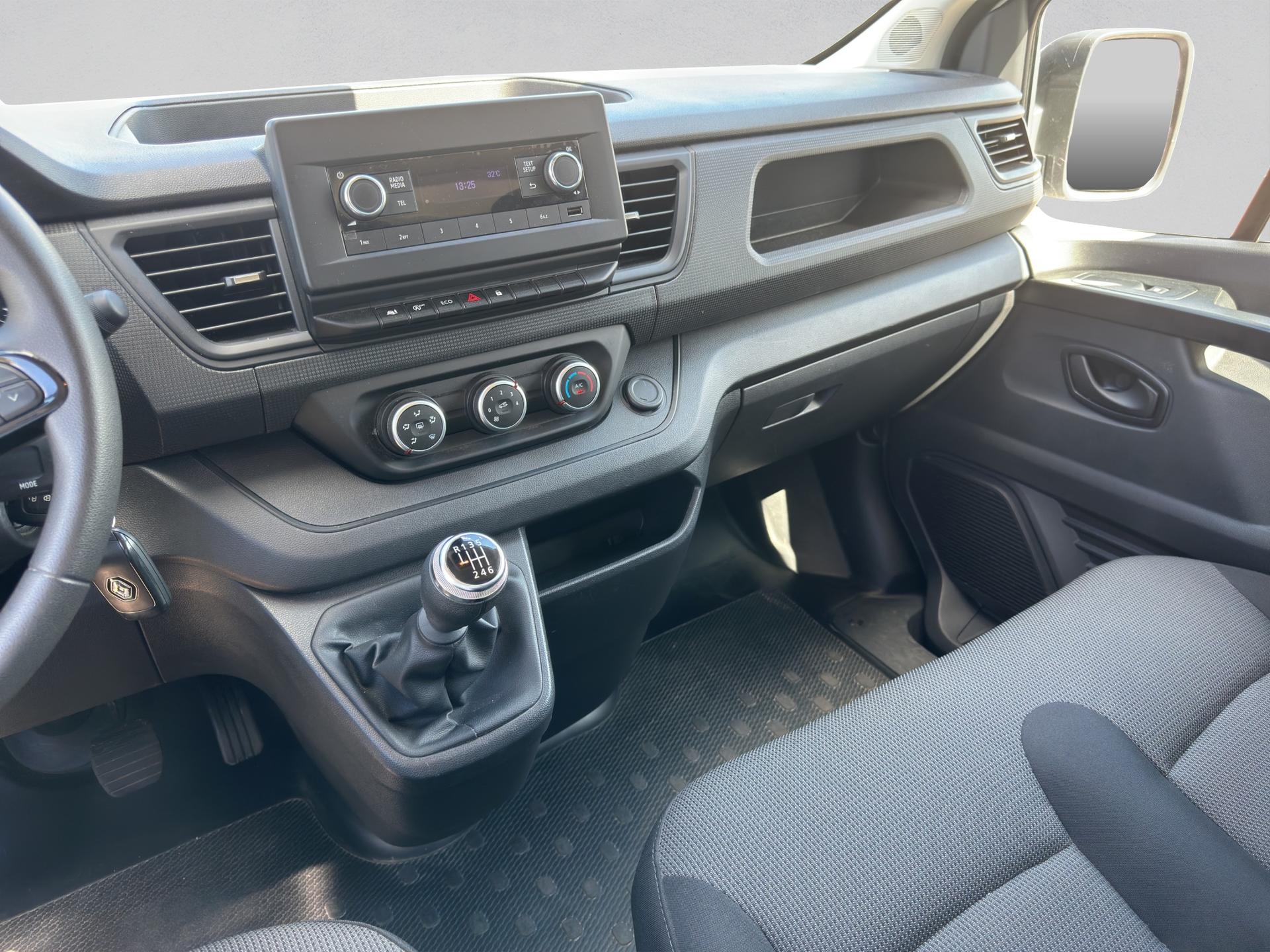 RENAULT Trafic 2.0 Blue dCi 130 Advance L2H1 EN-image-11